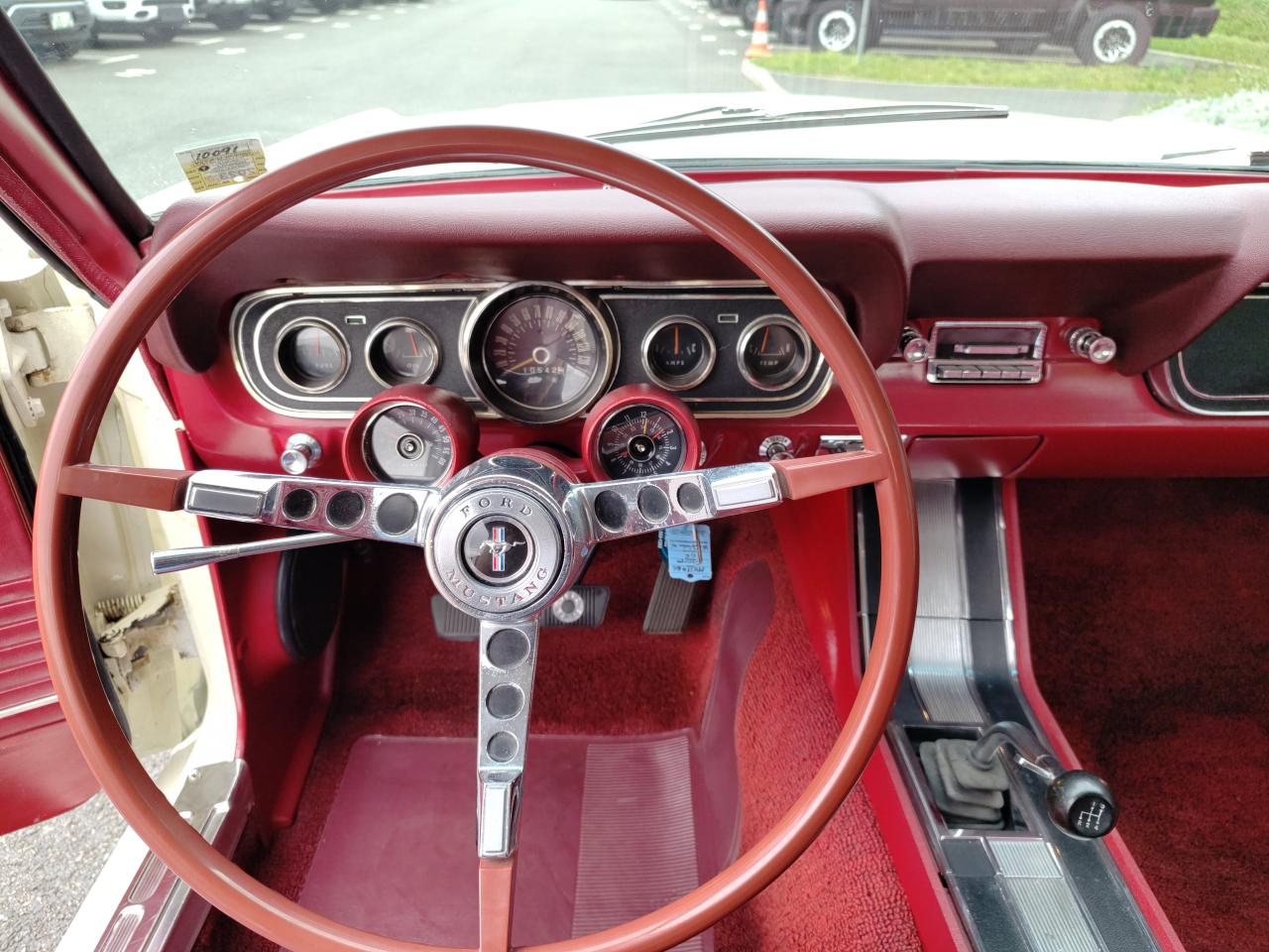FORD MUSTANG V8 4.7 Litres, boite méca 4