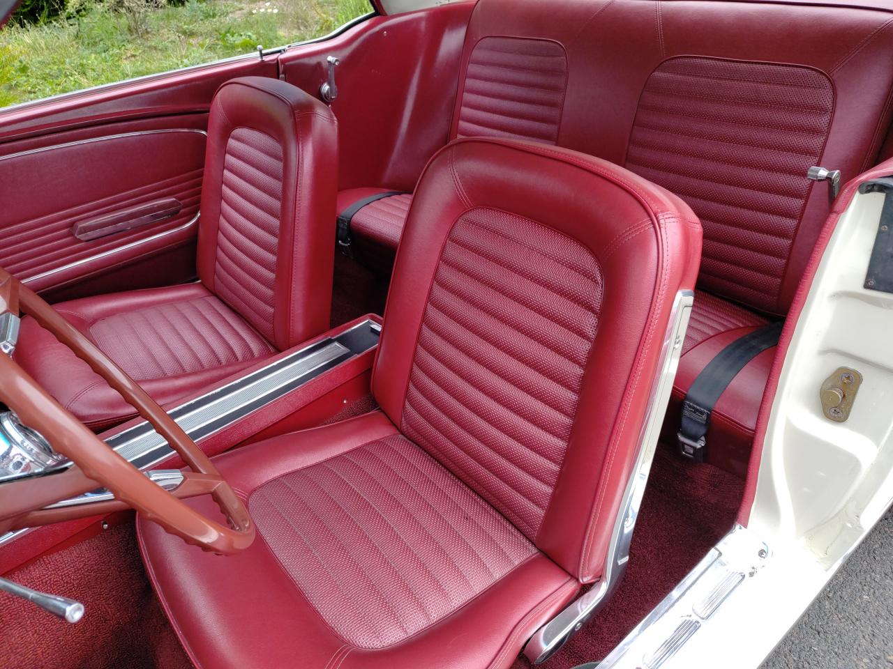 FORD MUSTANG V8 4.7 Litres, boite méca 4