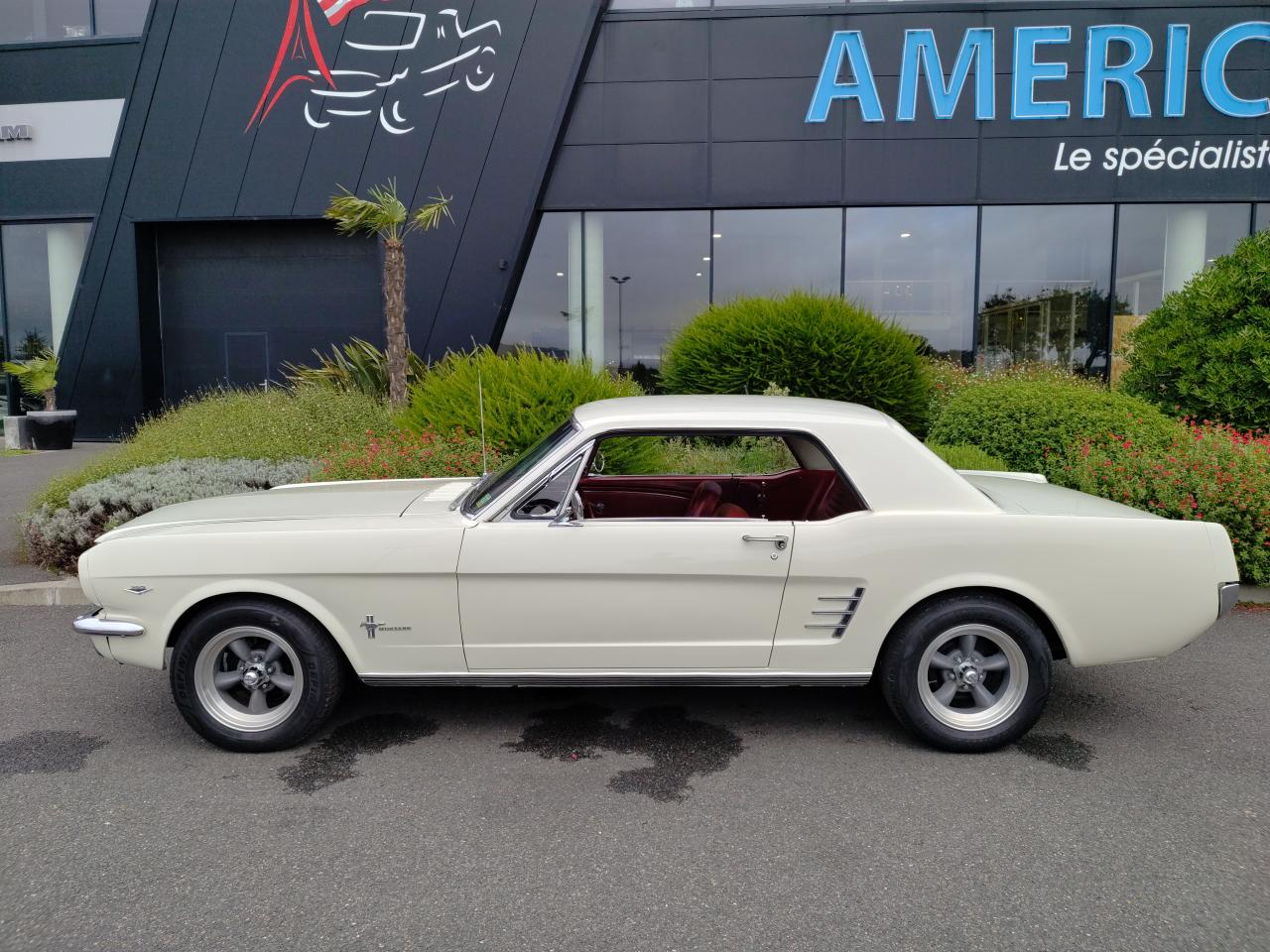 FORD MUSTANG V8 4.7 Litres, boite méca 4