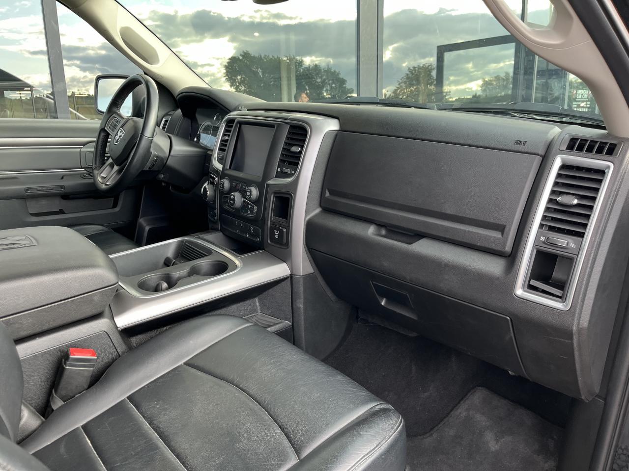 DODGE RAM 1500 CREW SLT CLASSIC BLACK PACKAGE