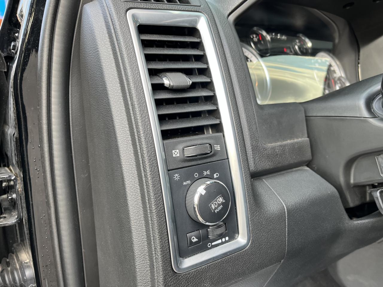 DODGE RAM 1500 CREW SLT CLASSIC BLACK PACKAGE