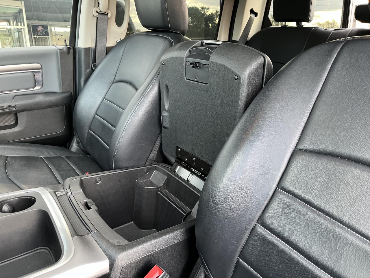 DODGE RAM 1500 CREW SLT CLASSIC BLACK PACKAGE