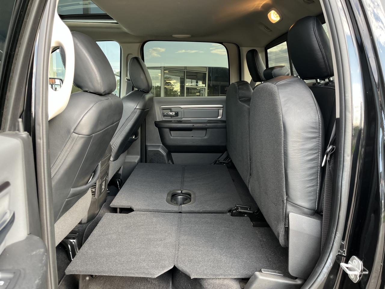 DODGE RAM 1500 CREW SLT CLASSIC BLACK PACKAGE