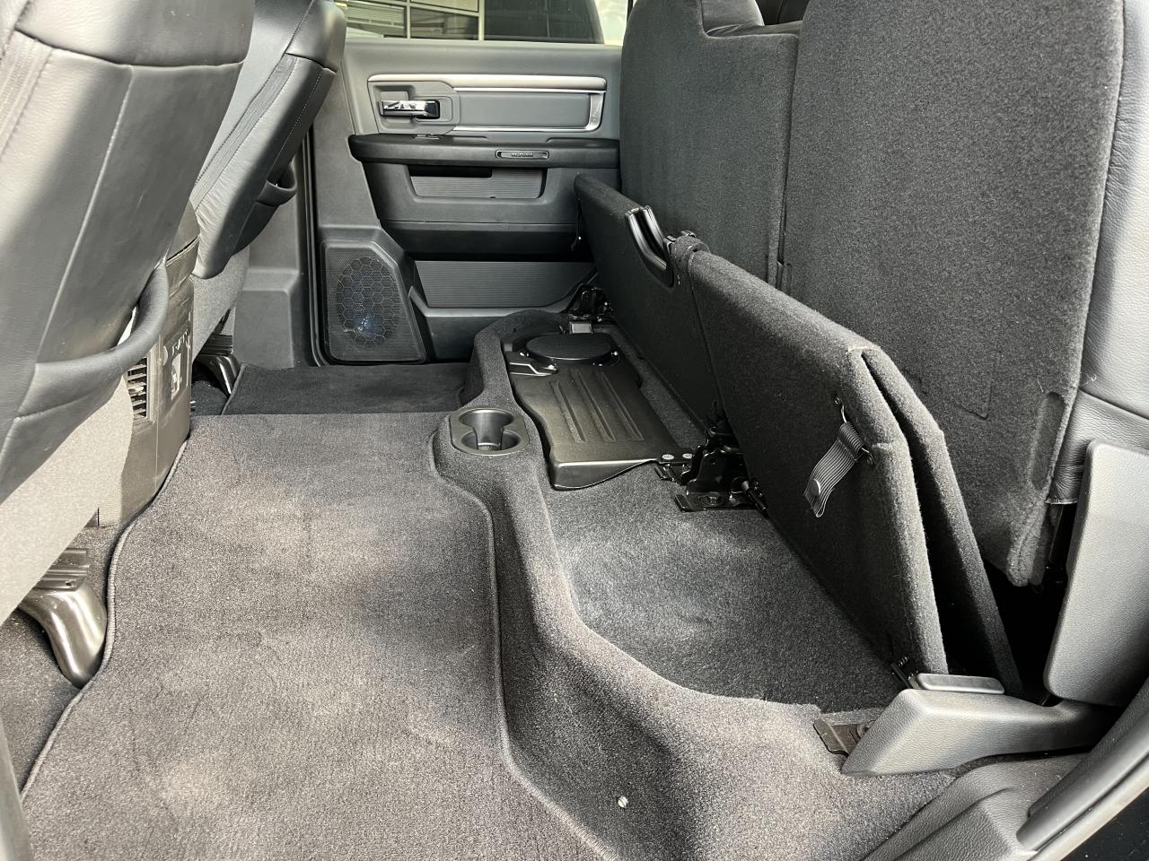 DODGE RAM 1500 CREW SLT CLASSIC BLACK PACKAGE