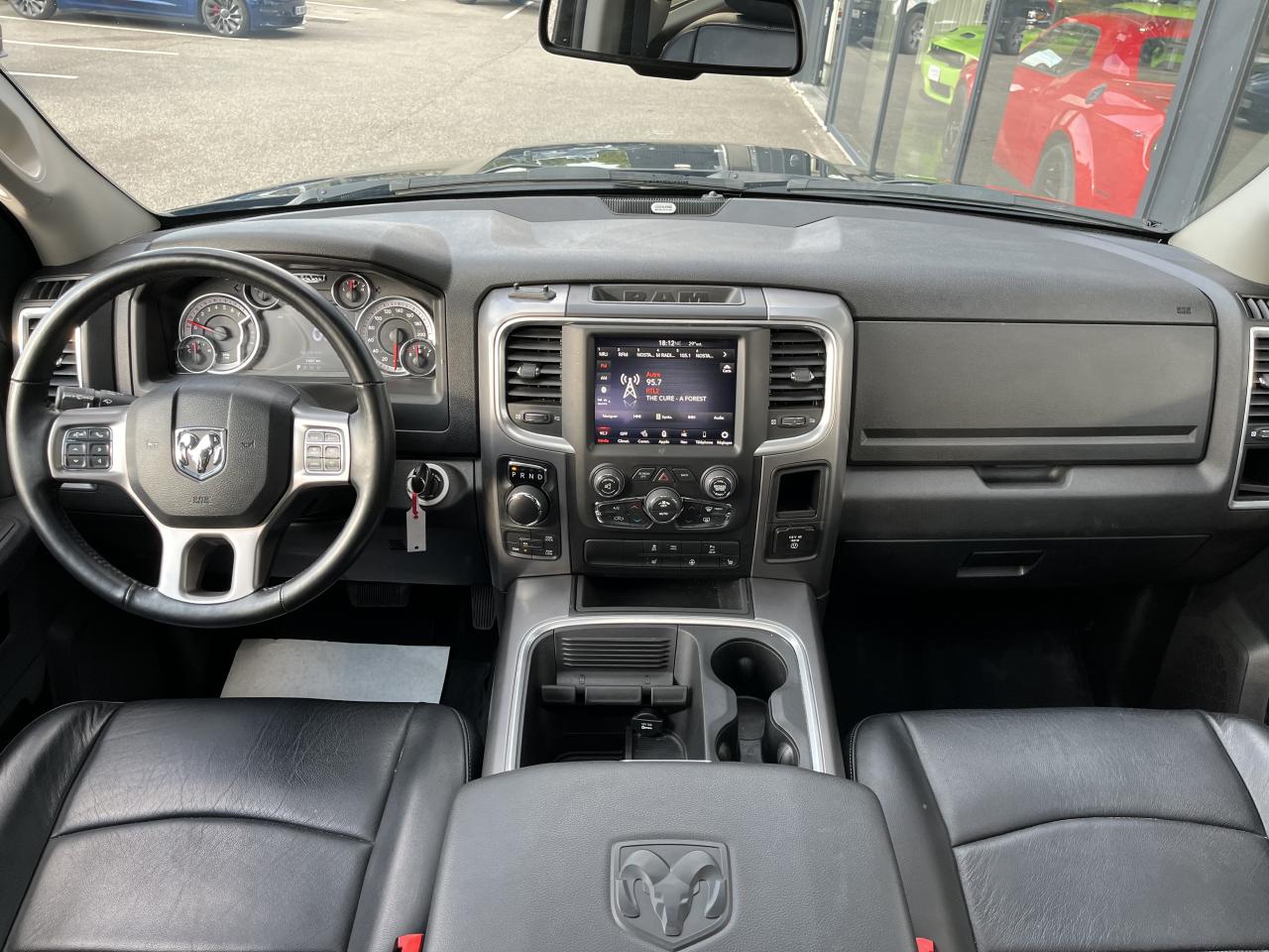 DODGE RAM 1500 CREW SLT CLASSIC BLACK PACKAGE