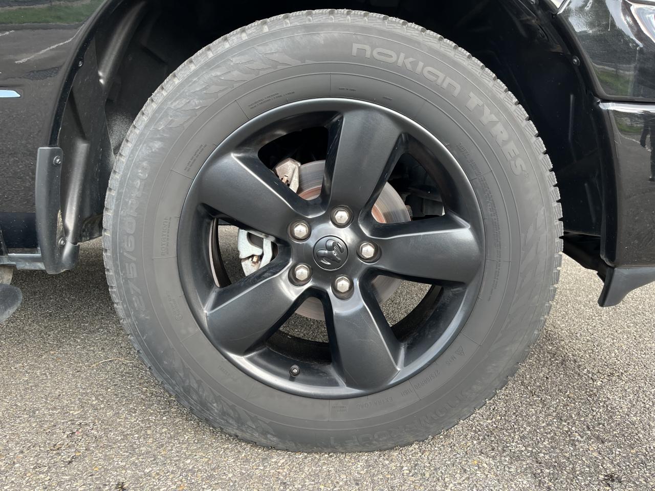 DODGE RAM 1500 CREW SLT CLASSIC BLACK PACKAGE