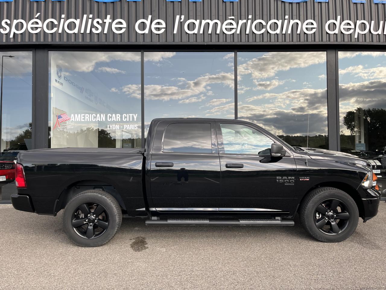DODGE RAM 1500 CREW SLT CLASSIC BLACK PACKAGE