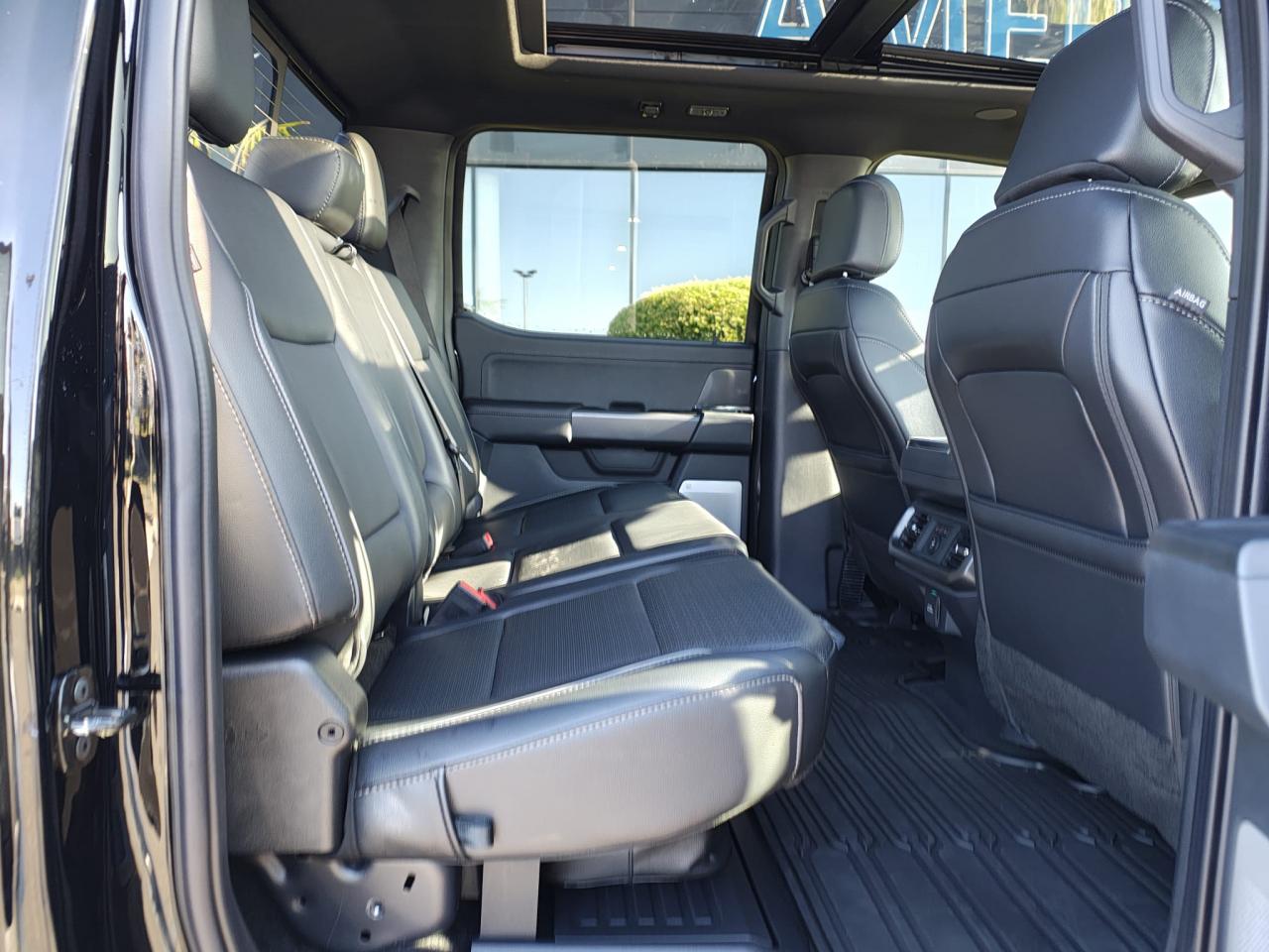 FORD F150 Supercrew LARIAT Black Package V8 5.0L