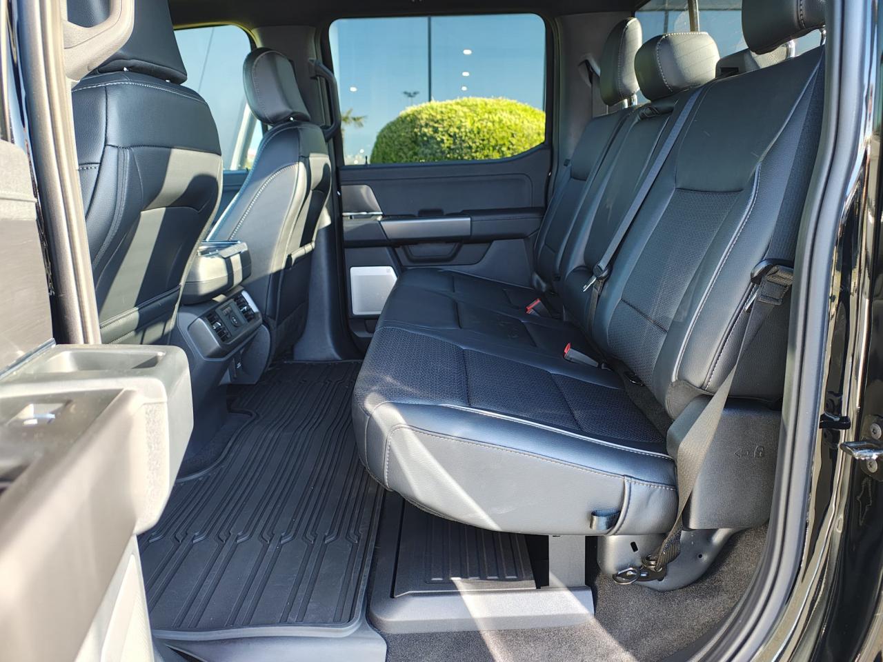 FORD F150 Supercrew LARIAT Black Package V8 5.0L