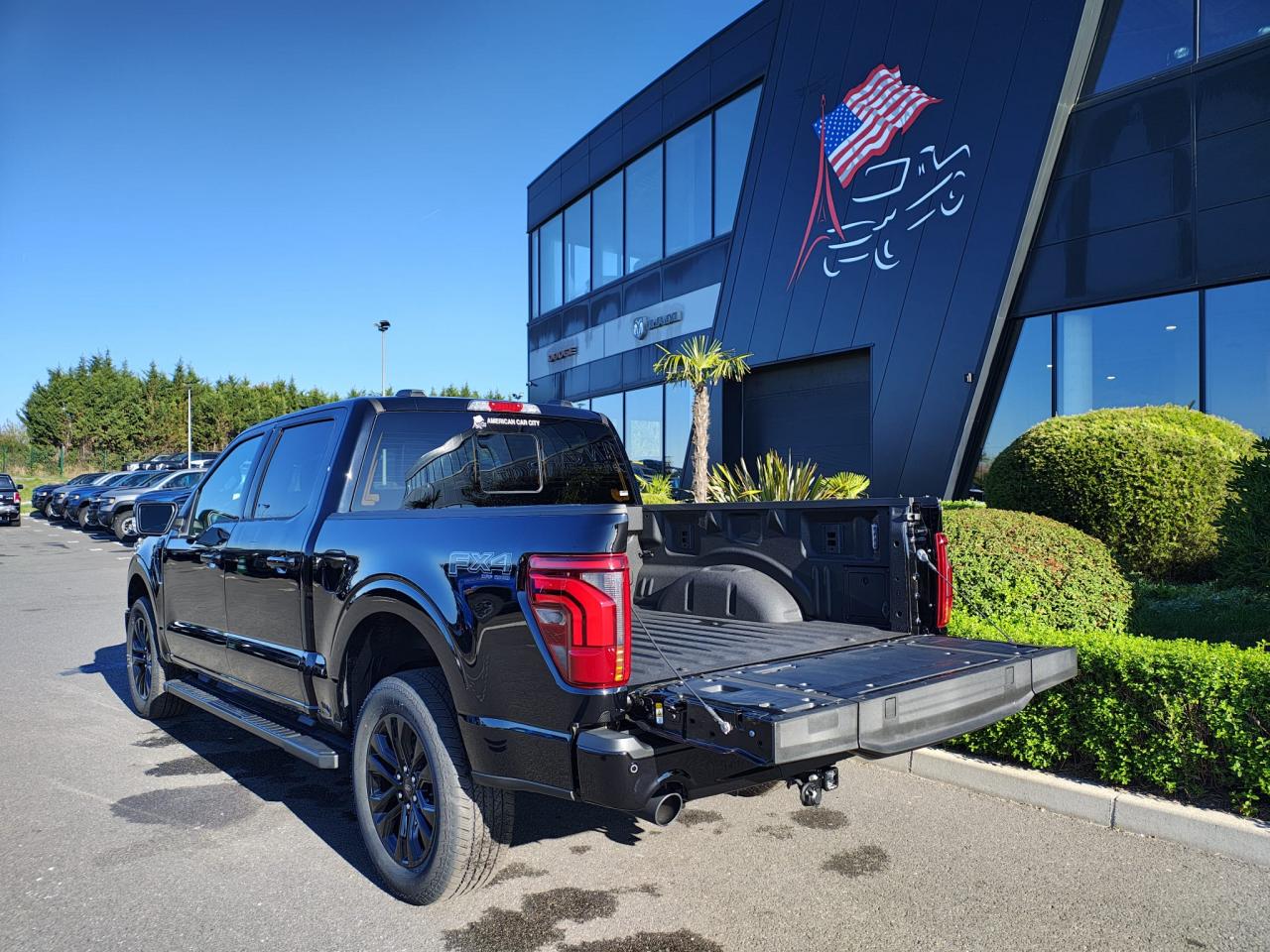 FORD F150 Supercrew LARIAT Black Package V8 5.0L
