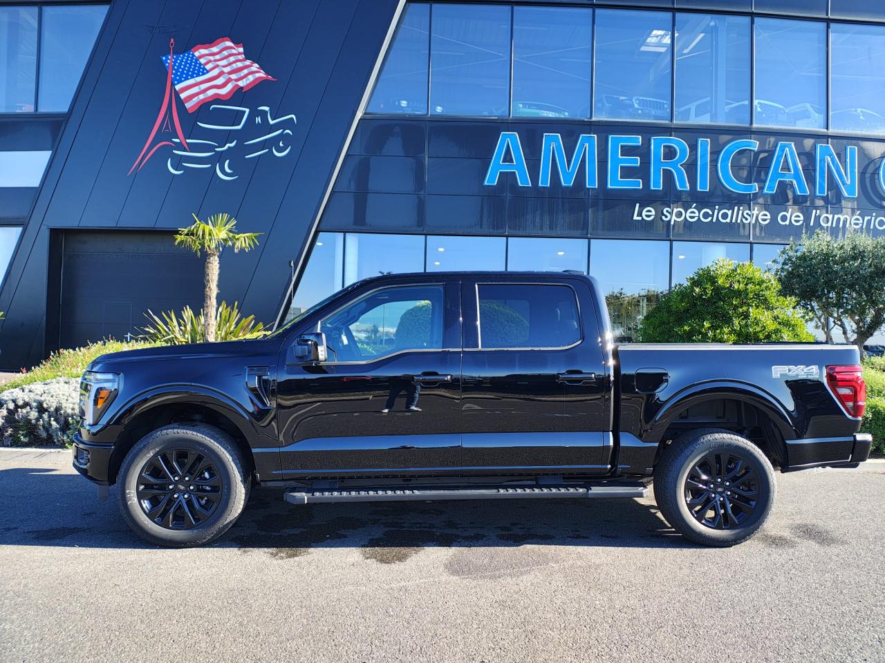 FORD F150 Supercrew LARIAT Black Package V8 5.0L