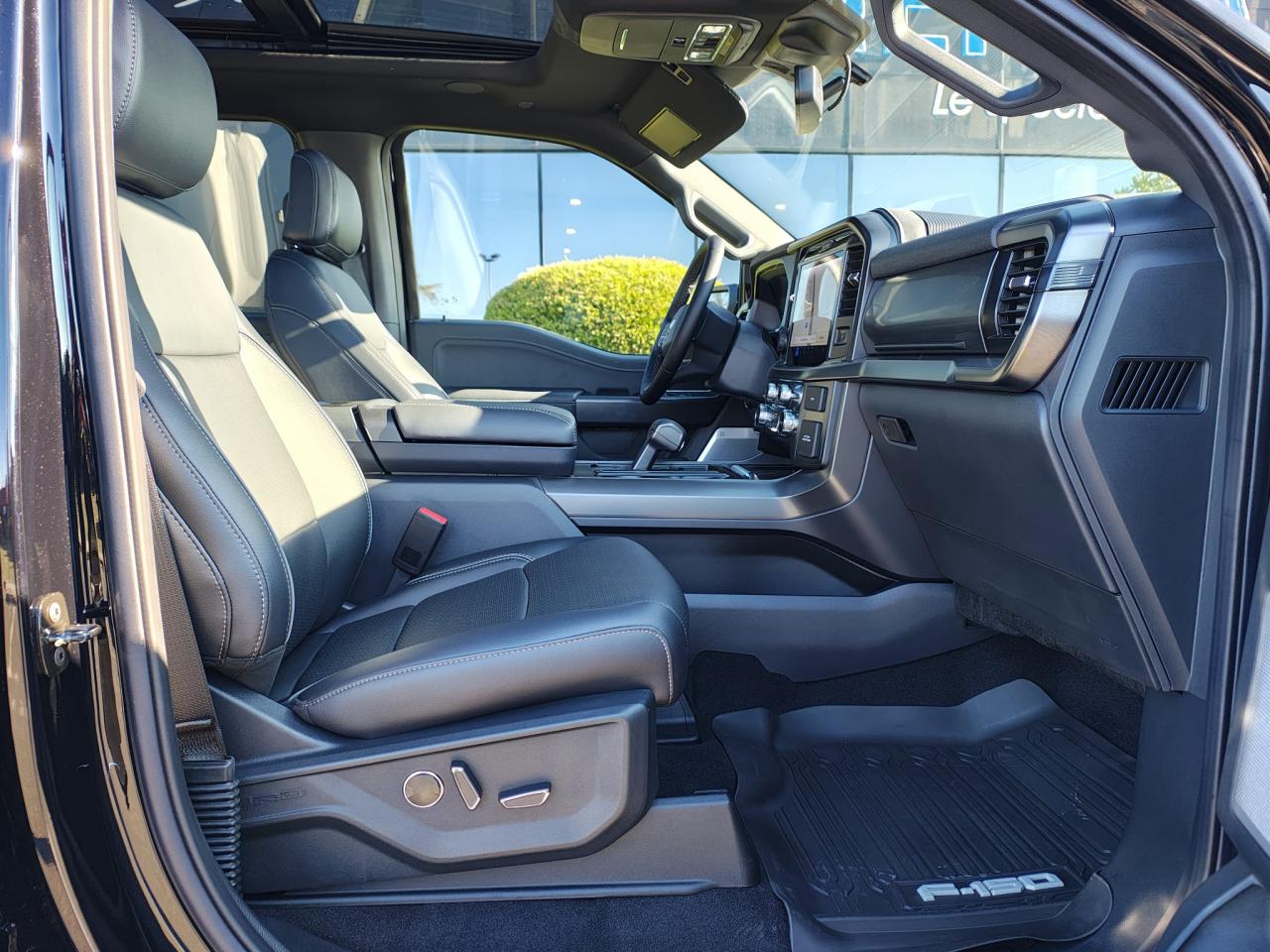 FORD F150 Supercrew LARIAT Black Package V8 5.0L
