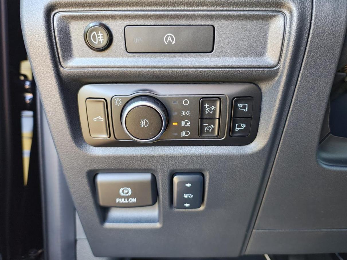 FORD F150 Supercrew LARIAT Black Package V8 5.0L
