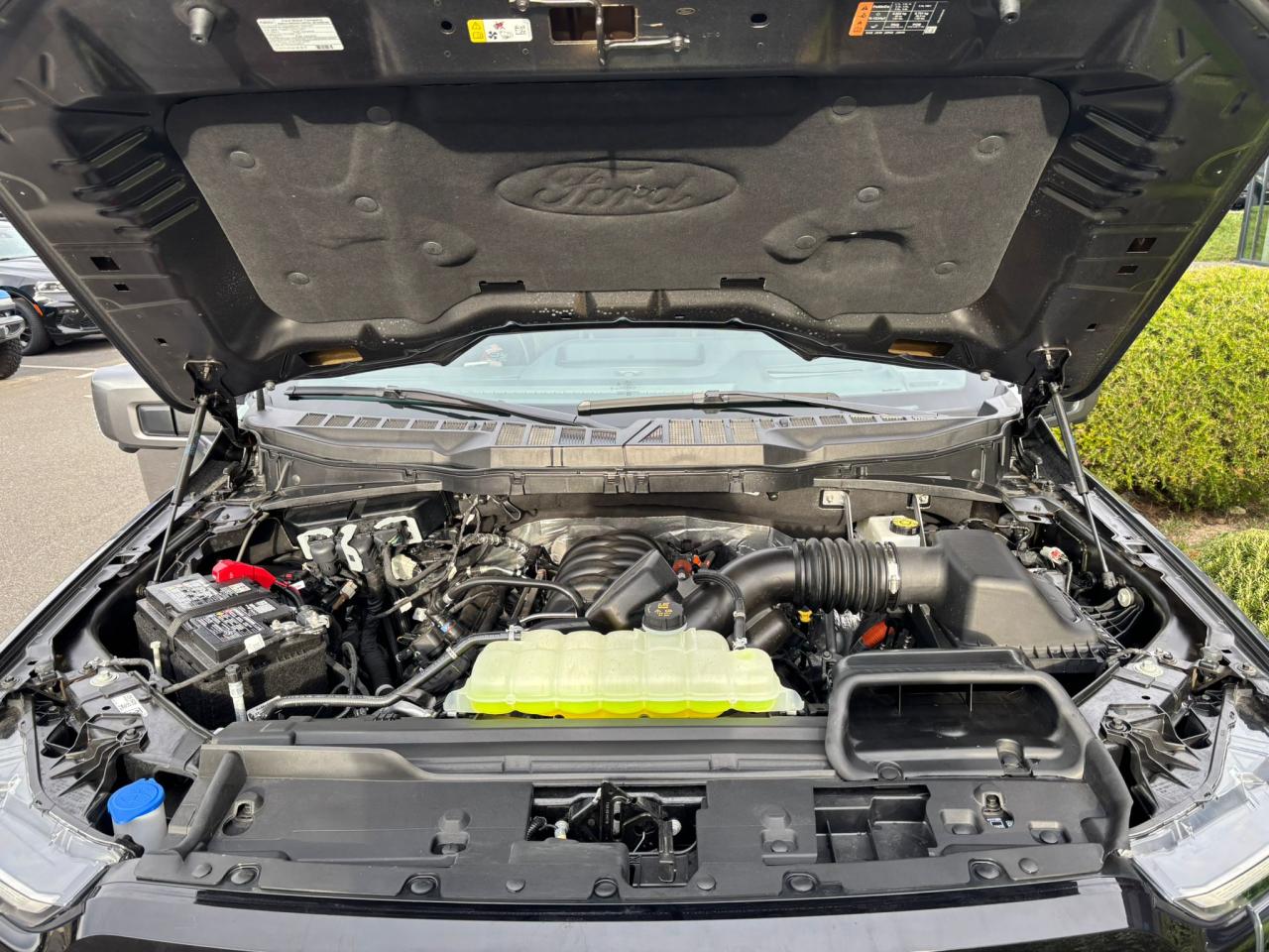 FORD F150 Supercrew LARIAT Black Package V8 5.0L