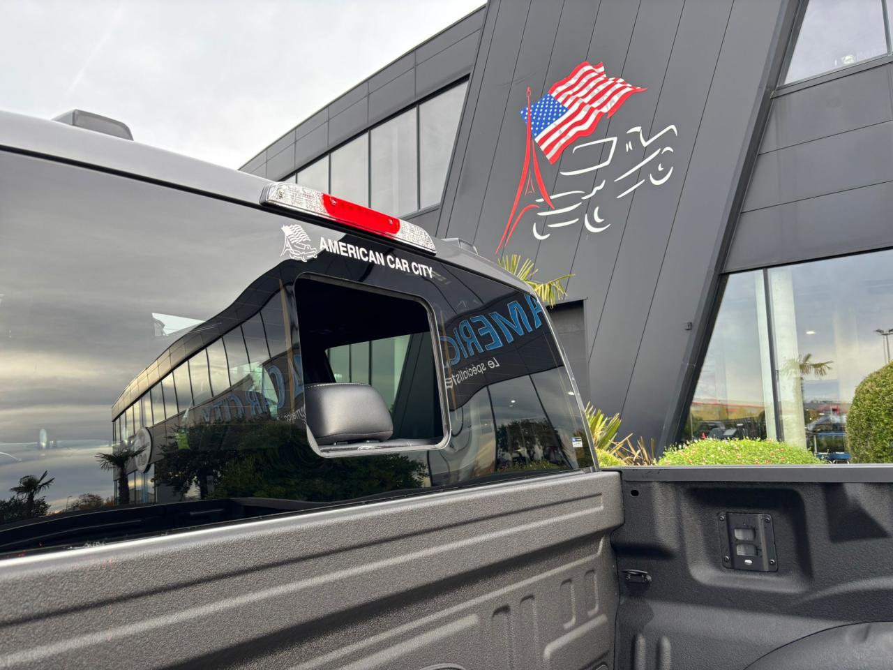 FORD F150 Supercrew LARIAT Black Package V8 5.0L