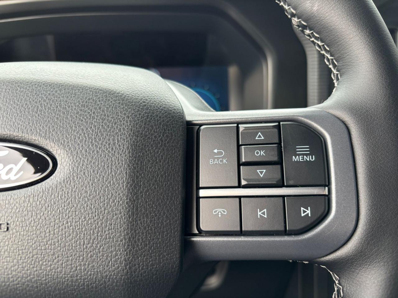 FORD F150 Supercrew LARIAT Black Package V8 5.0L