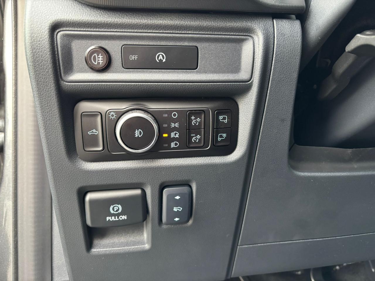 FORD F150 Supercrew LARIAT Black Package V8 5.0L