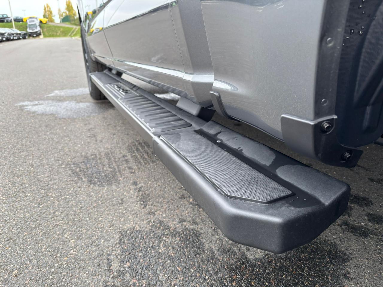 FORD F150 Supercrew LARIAT Black Package V8 5.0L