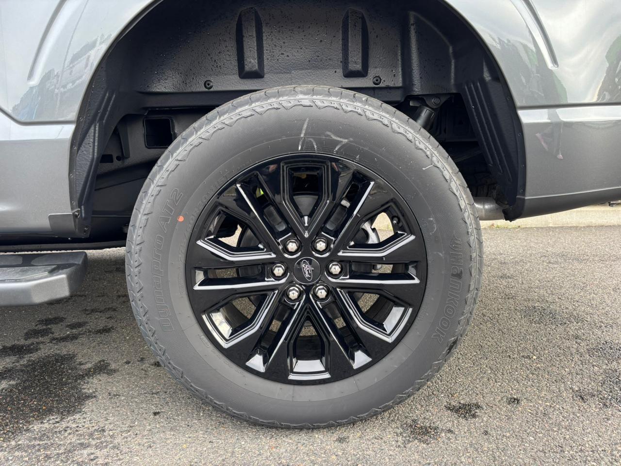 FORD F150 Supercrew LARIAT Black Package V8 5.0L