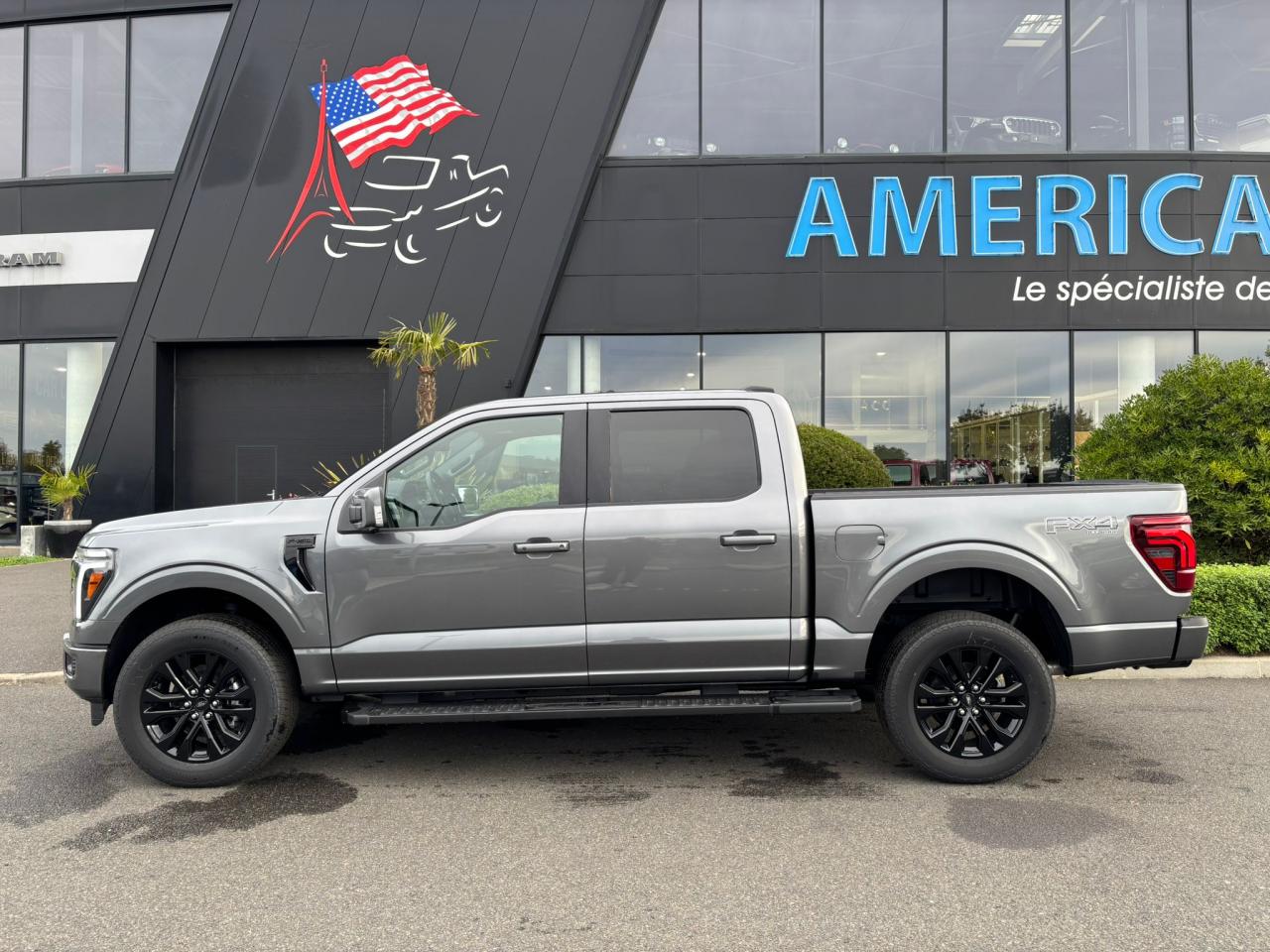 FORD F150 Supercrew LARIAT Black Package V8 5.0L