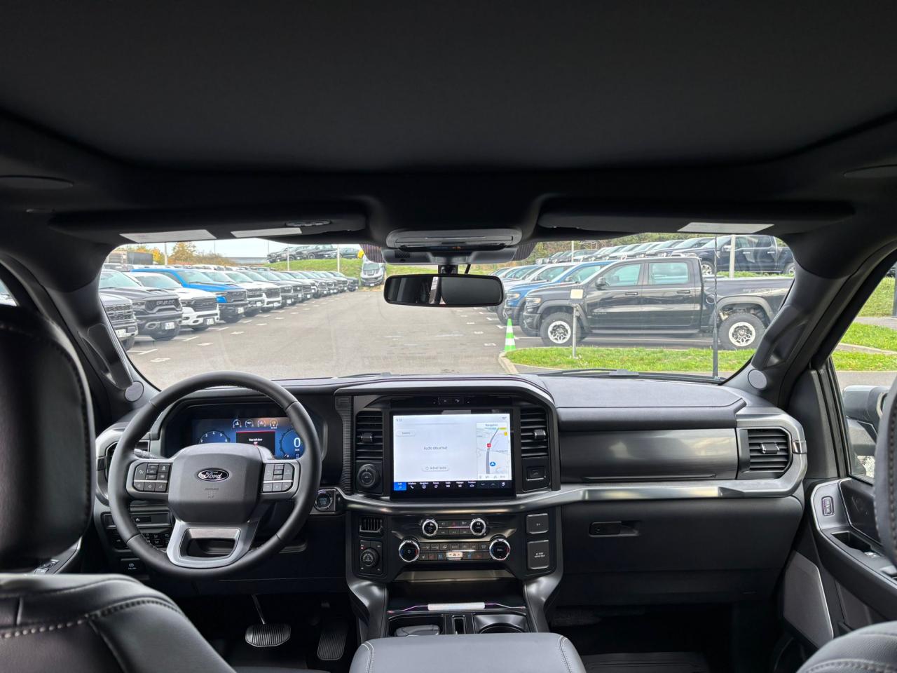 FORD F150 Supercrew LARIAT Black Package V8 5.0L