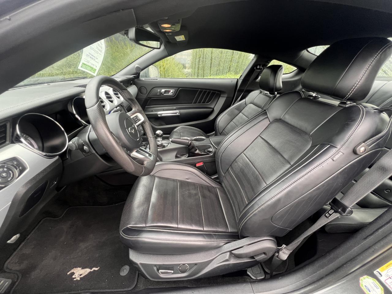 FORD MUSTANG GT FASTBACK V8 5.0L