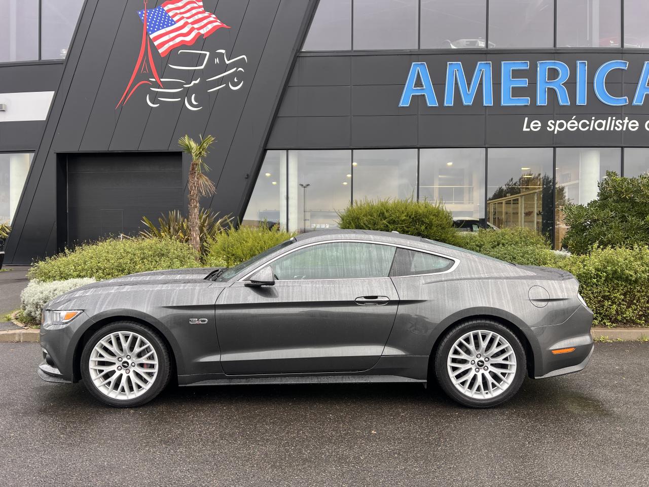FORD MUSTANG GT FASTBACK V8 5.0L