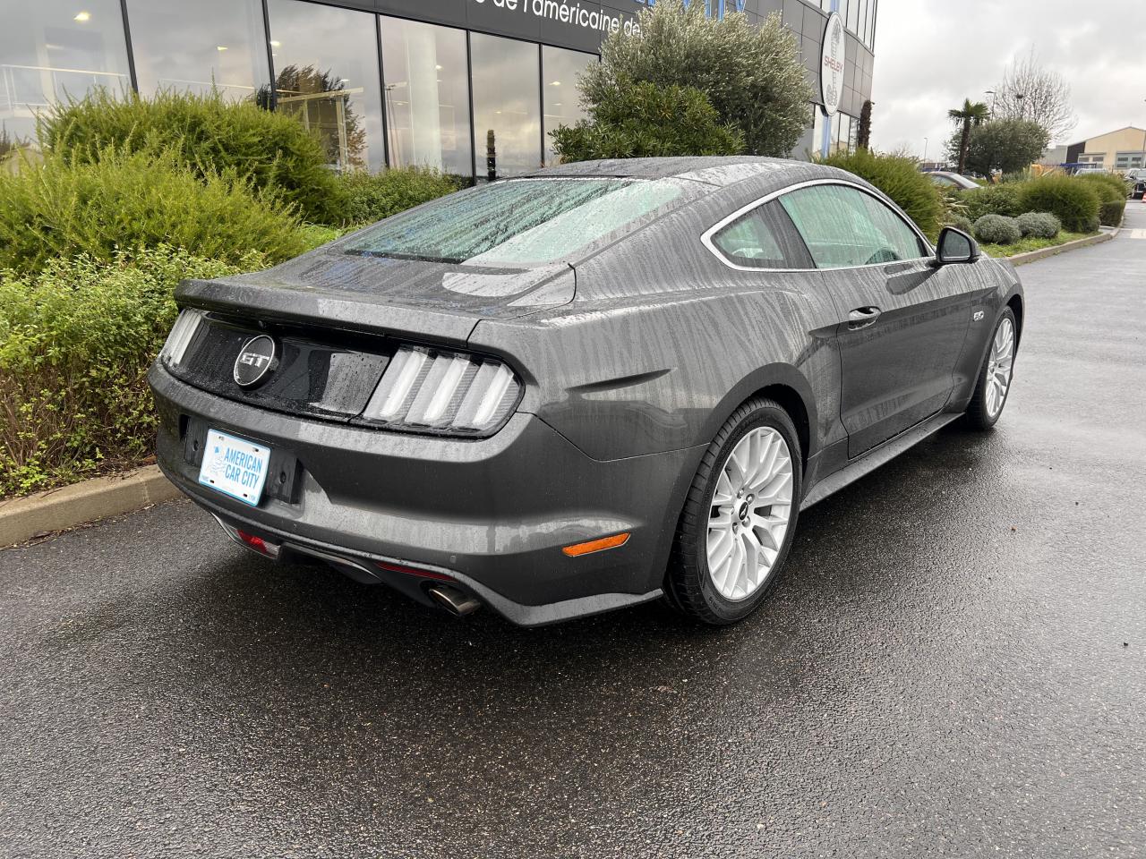 FORD MUSTANG GT FASTBACK V8 5.0L