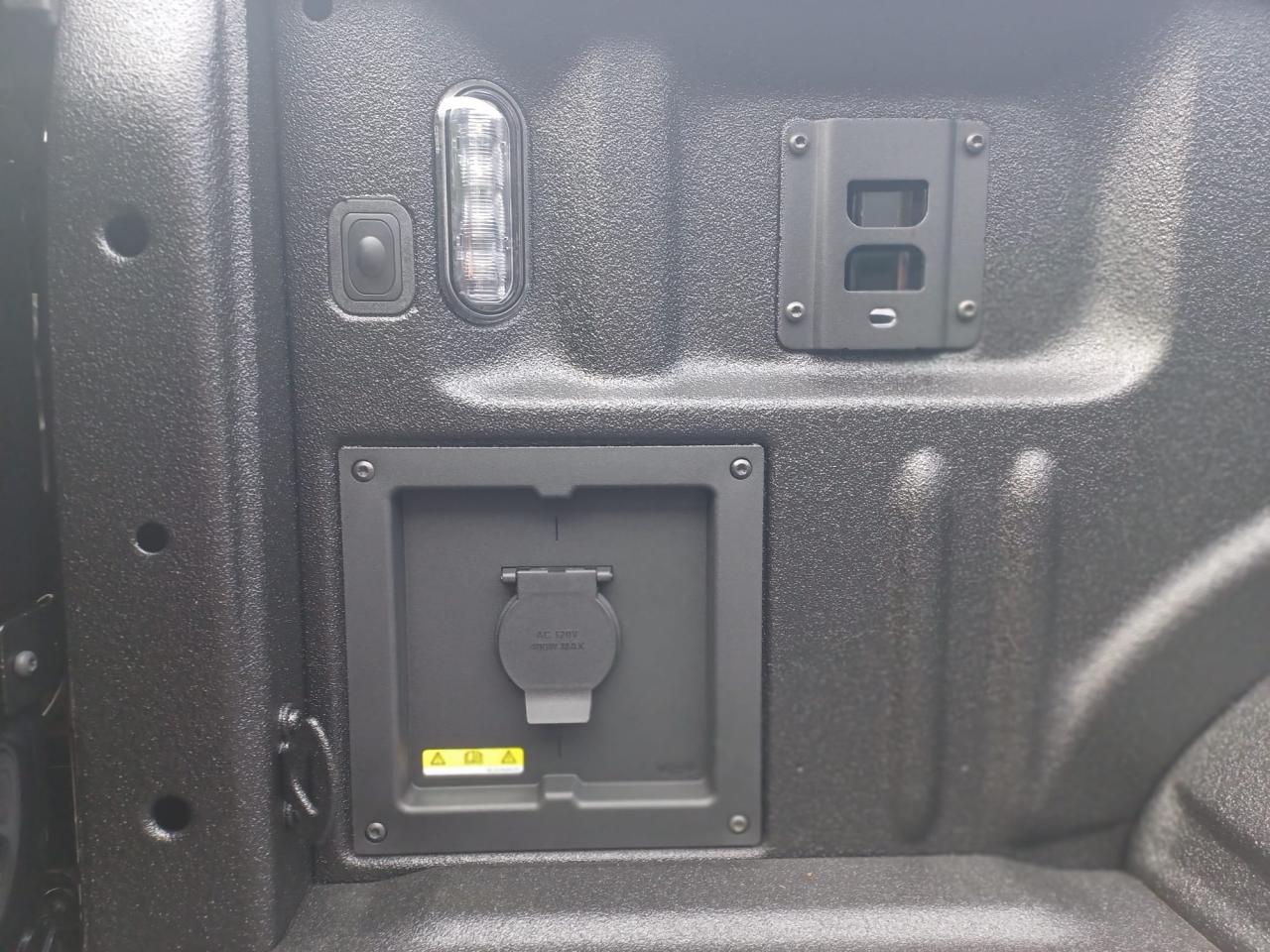 FORD F150 Supercrew LARIAT Black Package V8 5.0L