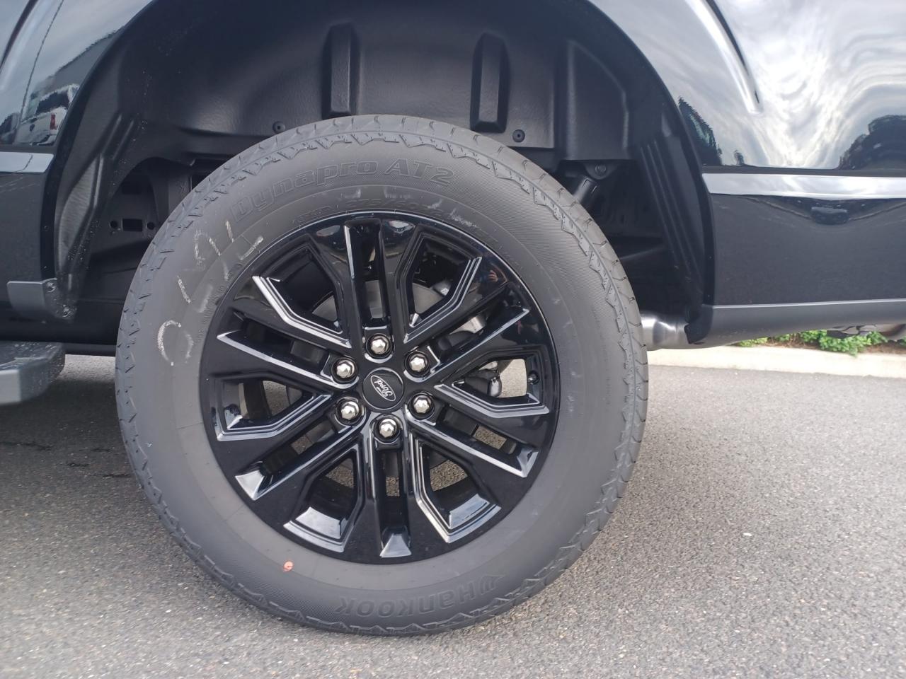 FORD F150 Supercrew LARIAT Black Package V8 5.0L