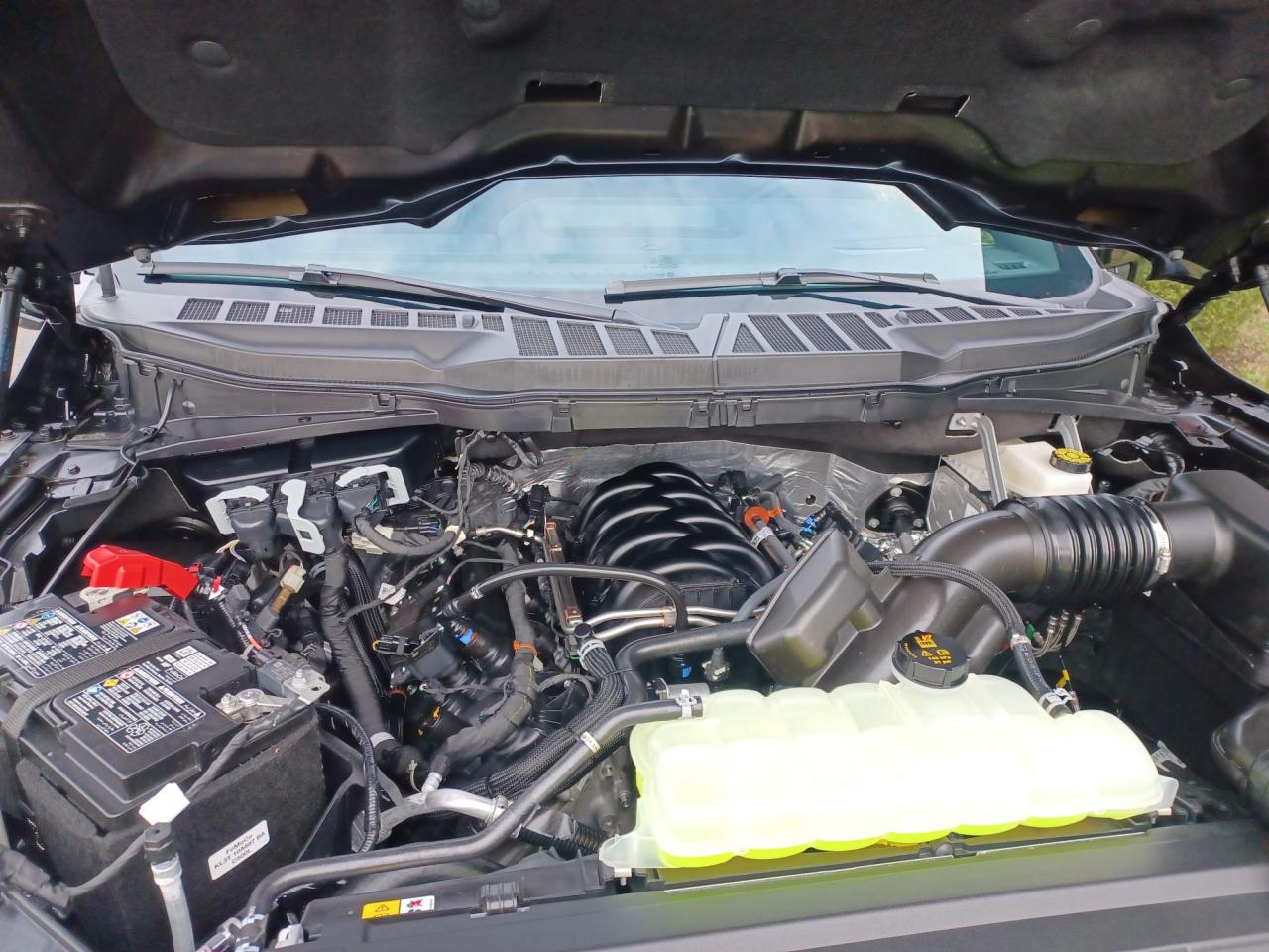 FORD F150 Supercrew LARIAT Black Package V8 5.0L