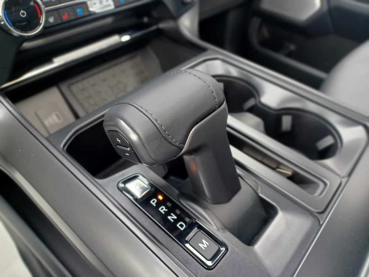 FORD F150 Supercrew LARIAT Black Package V8 5.0L