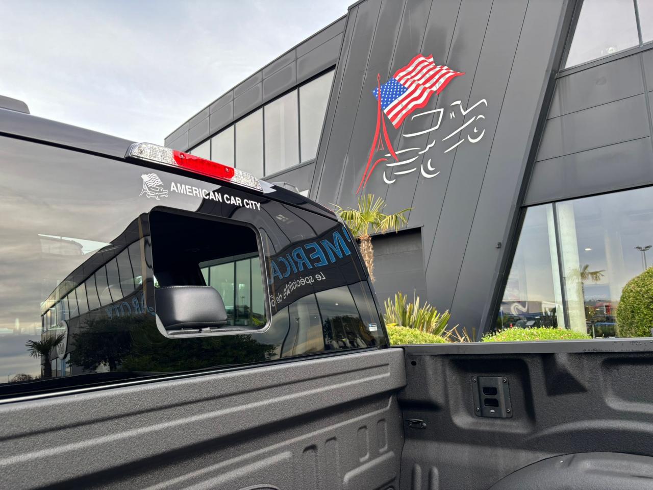 FORD F150 Supercrew LARIAT Black Package V8 5.0L