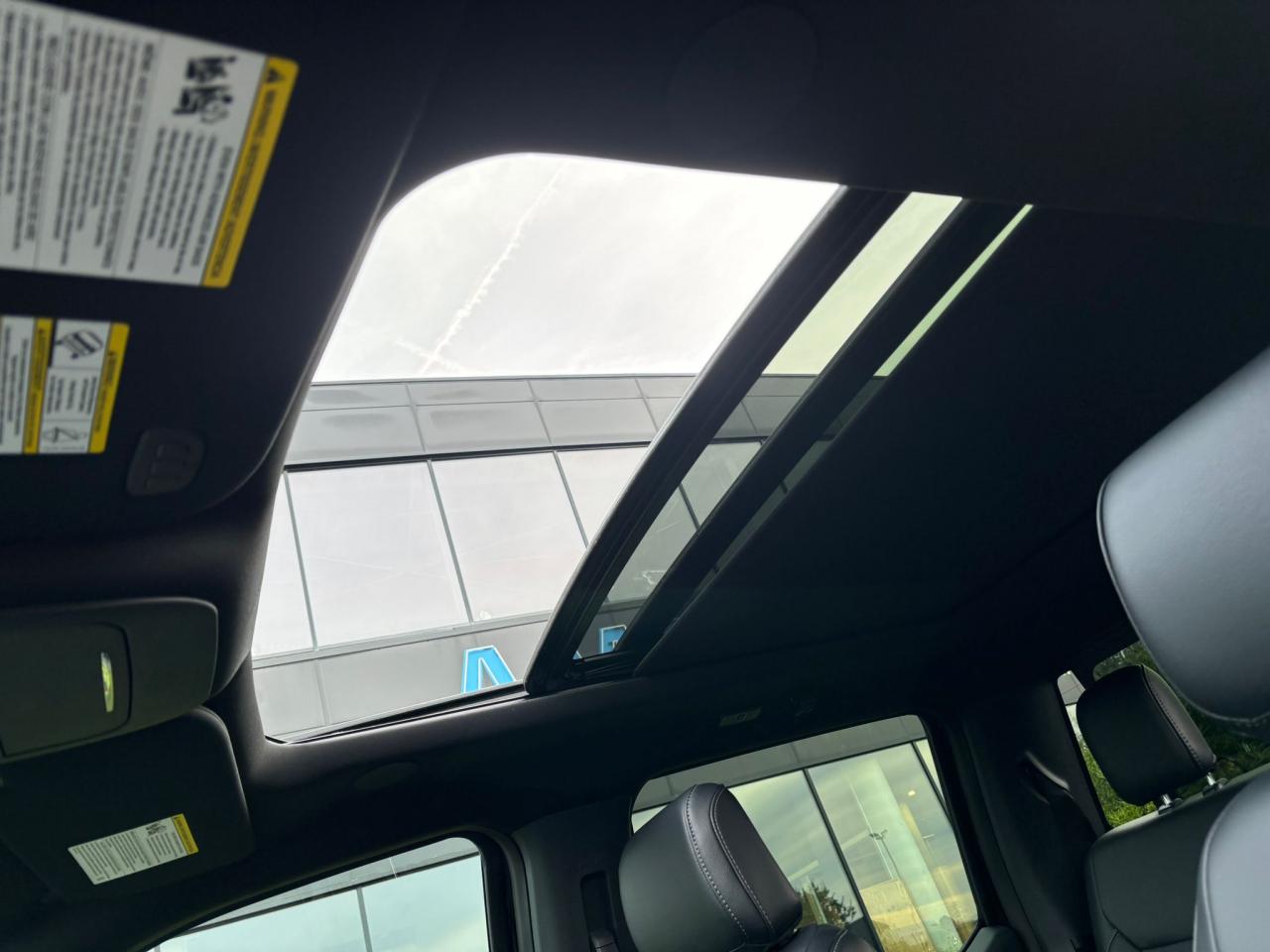 FORD F150 Supercrew LARIAT Black Package V8 5.0L