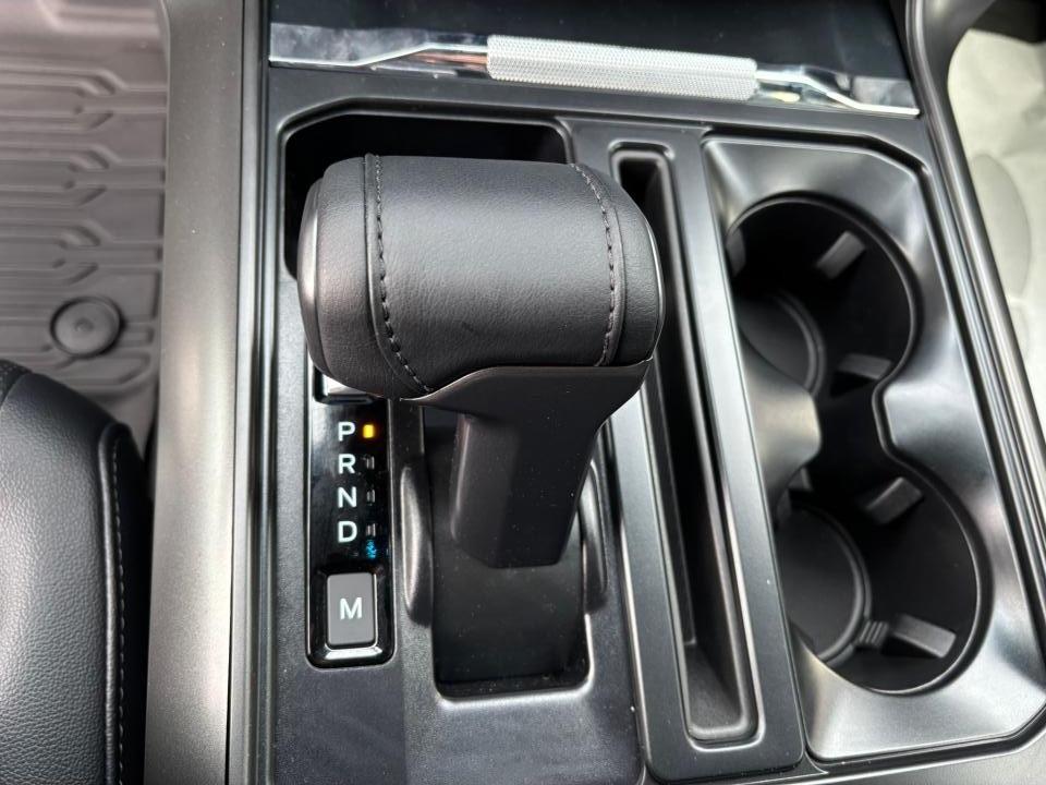 FORD F150 Supercrew LARIAT Black Package V8 5.0L