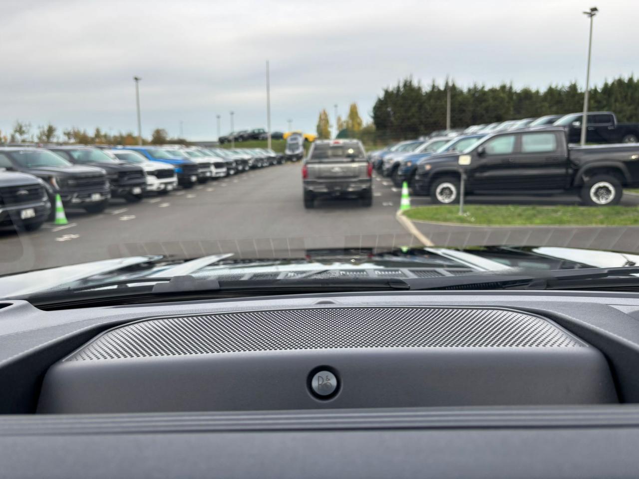 FORD F150 Supercrew LARIAT Black Package V8 5.0L