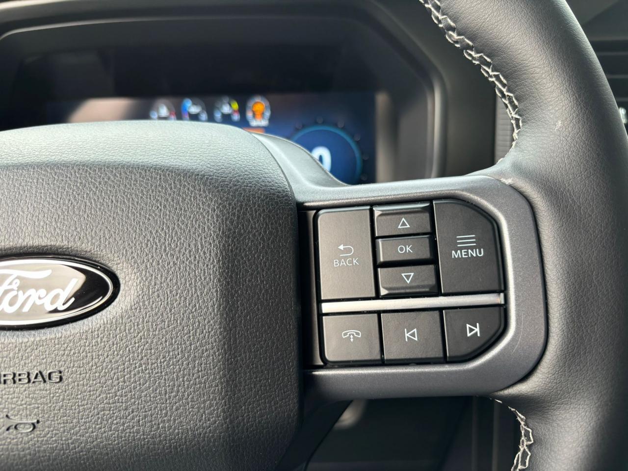 FORD F150 Supercrew LARIAT Black Package V8 5.0L