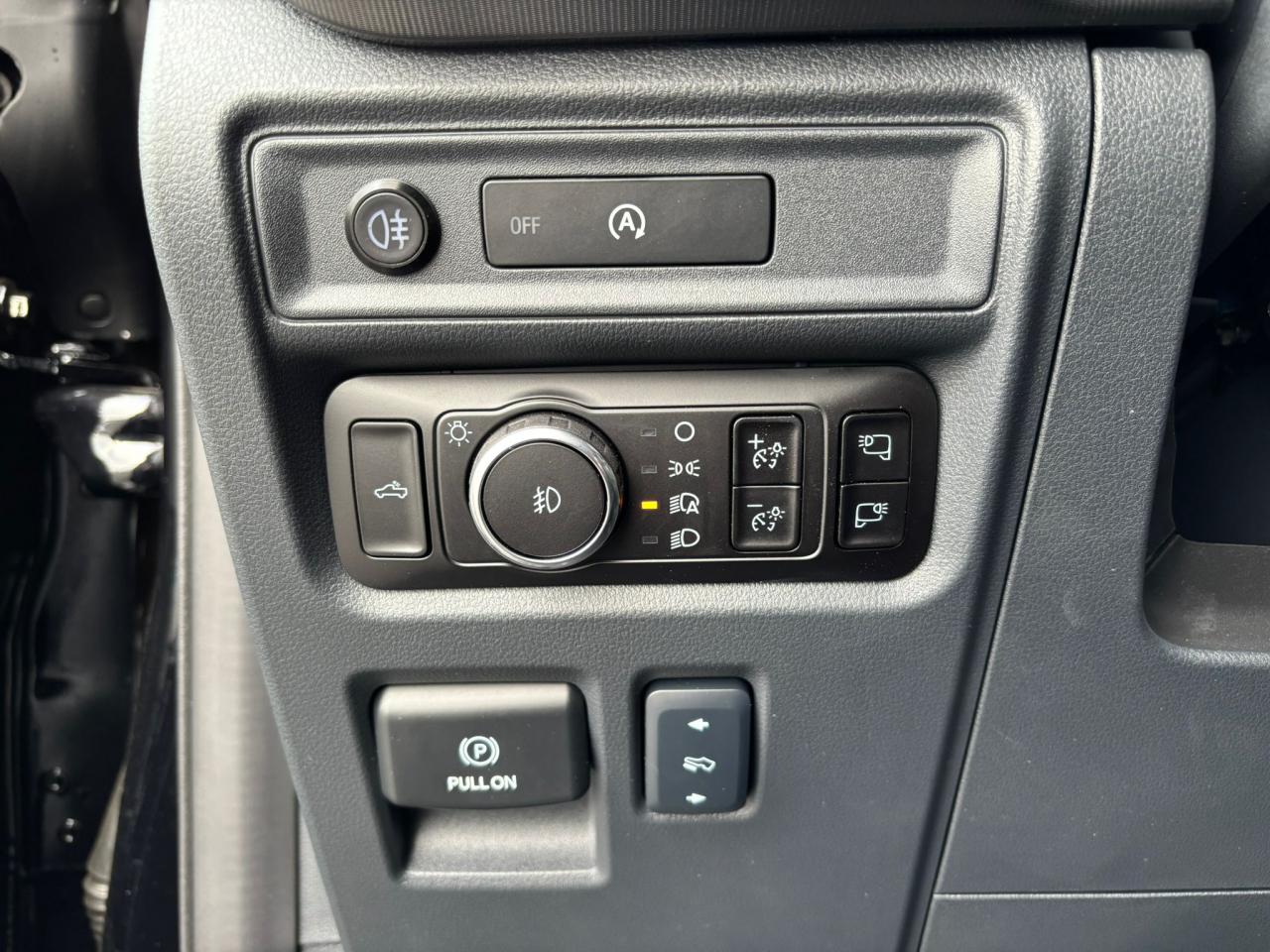 FORD F150 Supercrew LARIAT Black Package V8 5.0L