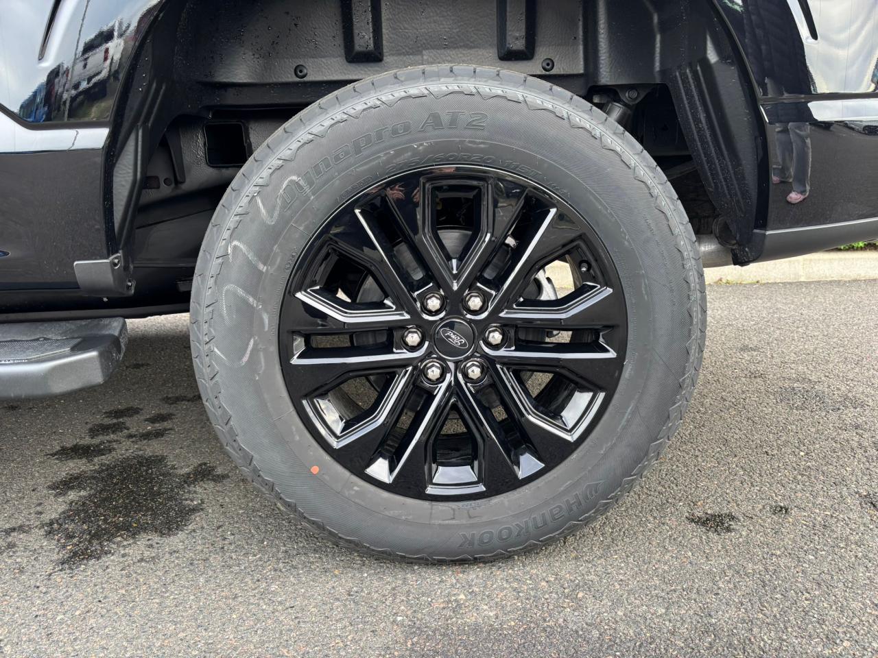 FORD F150 Supercrew LARIAT Black Package V8 5.0L