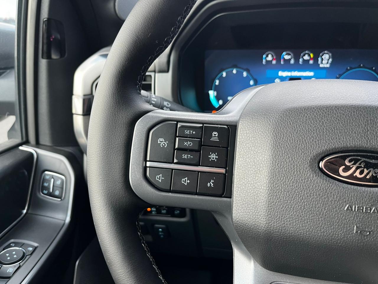 FORD F150 Supercrew LARIAT Black Package V8 5.0L