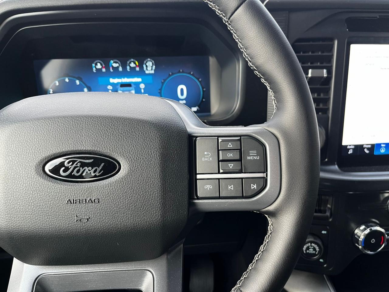 FORD F150 Supercrew LARIAT Black Package V8 5.0L