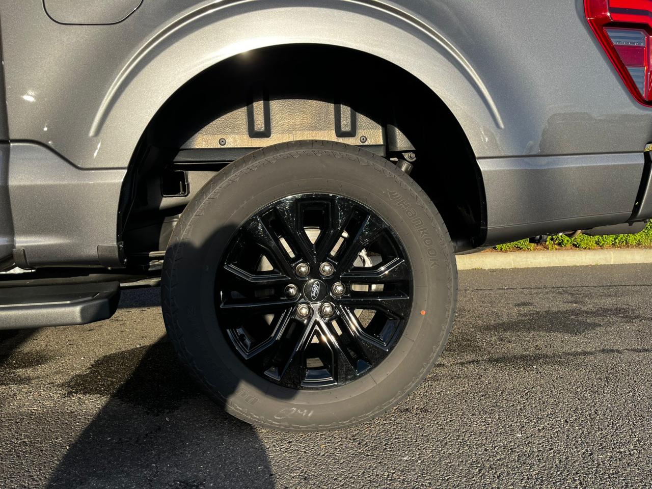 FORD F150 Supercrew LARIAT Black Package V8 5.0L