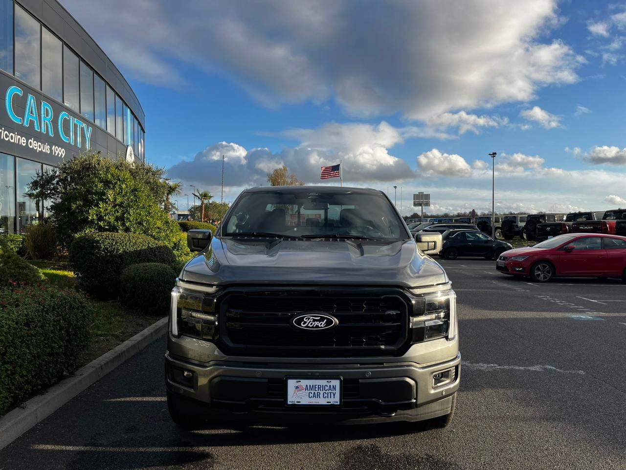 FORD F150 Supercrew LARIAT Black Package V8 5.0L