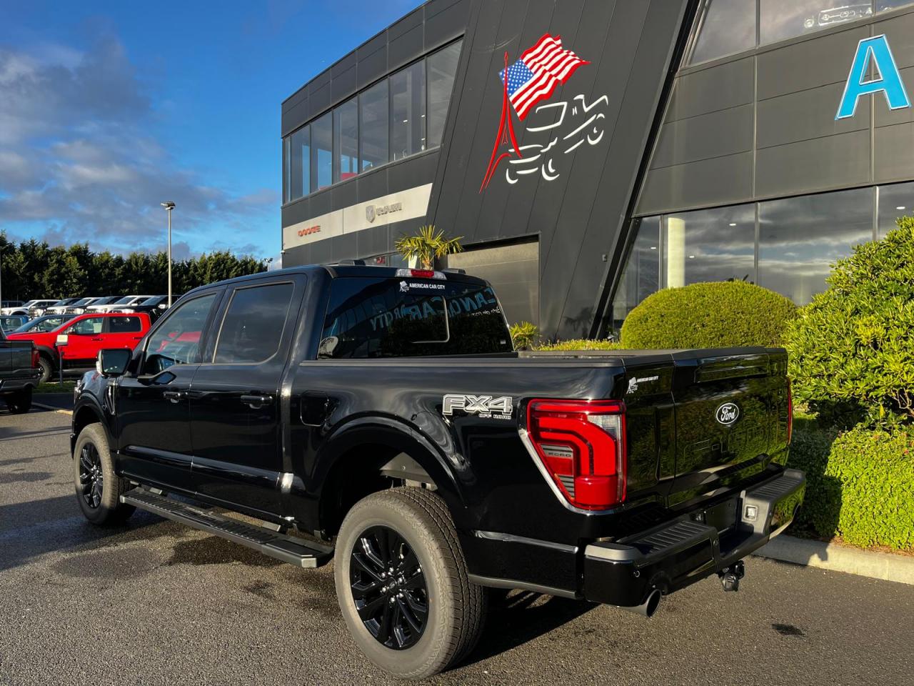 FORD F150 Supercrew LARIAT Black Package V8 5.0L