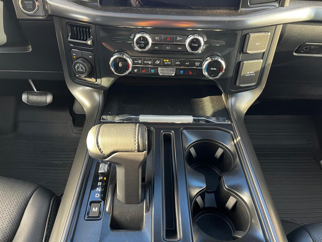 FORD F150 Supercrew LARIAT Black Package V8 5.0L