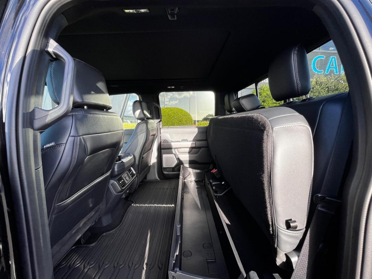 FORD F150 Supercrew LARIAT Black Package V8 5.0L