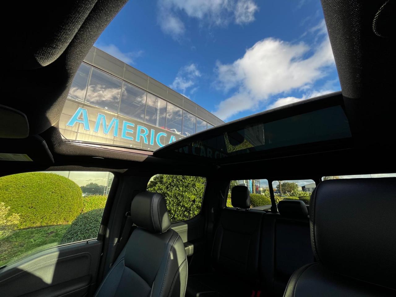 FORD F150 Supercrew LARIAT Black Package V8 5.0L