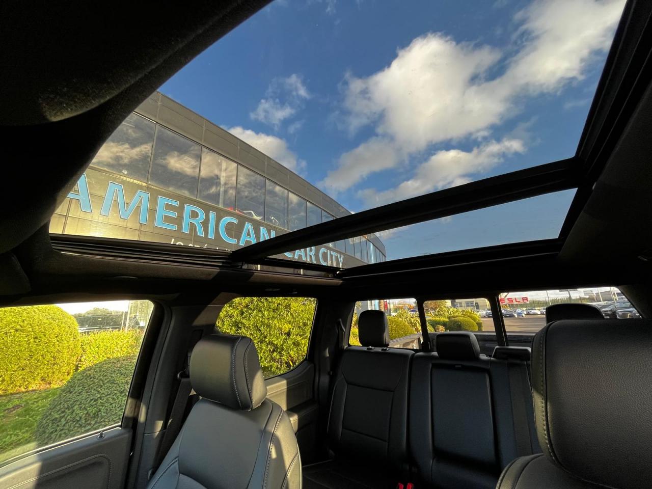 FORD F150 Supercrew LARIAT Black Package V8 5.0L