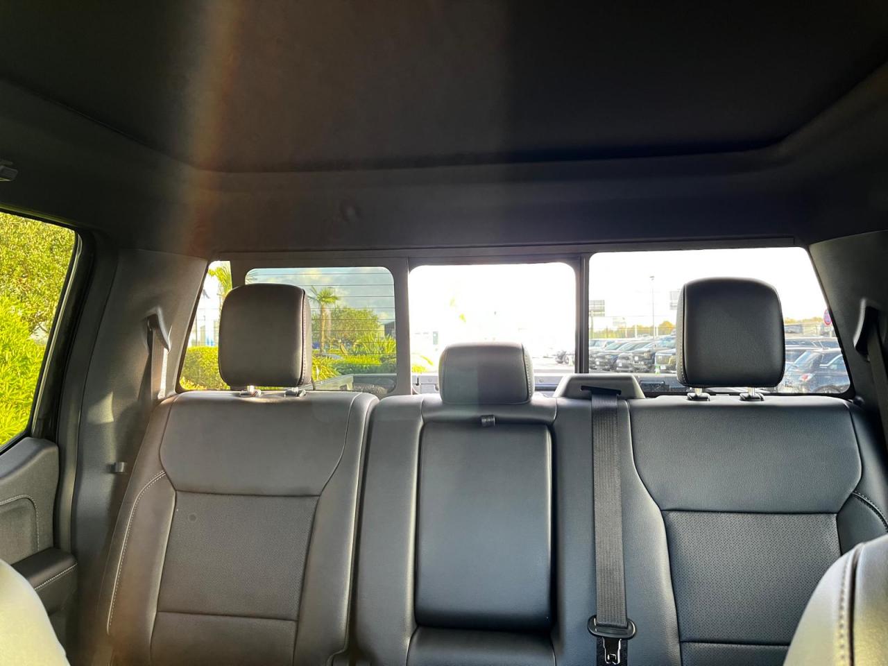 FORD F150 Supercrew LARIAT Black Package V8 5.0L