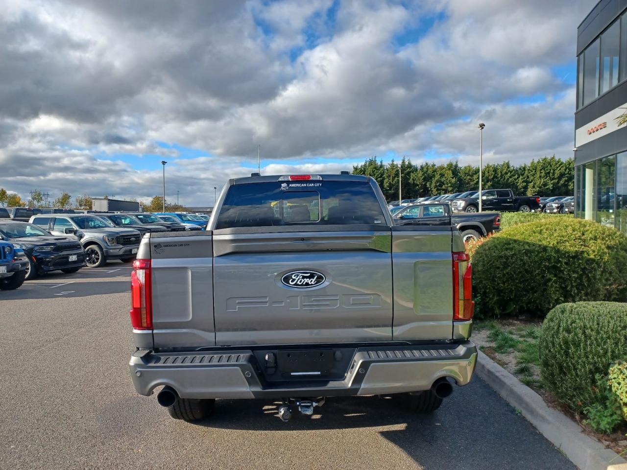 FORD F150 Supercrew LARIAT Black Package V8 5.0L